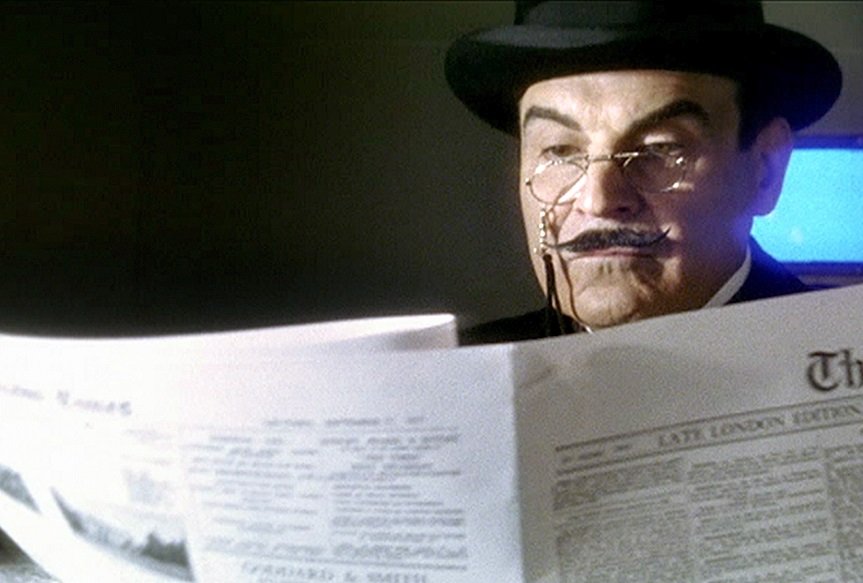 (Sad Cypress) Poirot taistelee aikaa vastaan säästääkseen kaksoismurhasta tuomitun nuoren naisen hengen. Kun seurapiirijulkkikselle luetaan tuomiota, Poirot uskoo, ettei kaikki ole kohdallaan. N: David Suchet. (U). Kuvassa: Hercule Poirot (David Suchet). Yle Kuvapalvelu