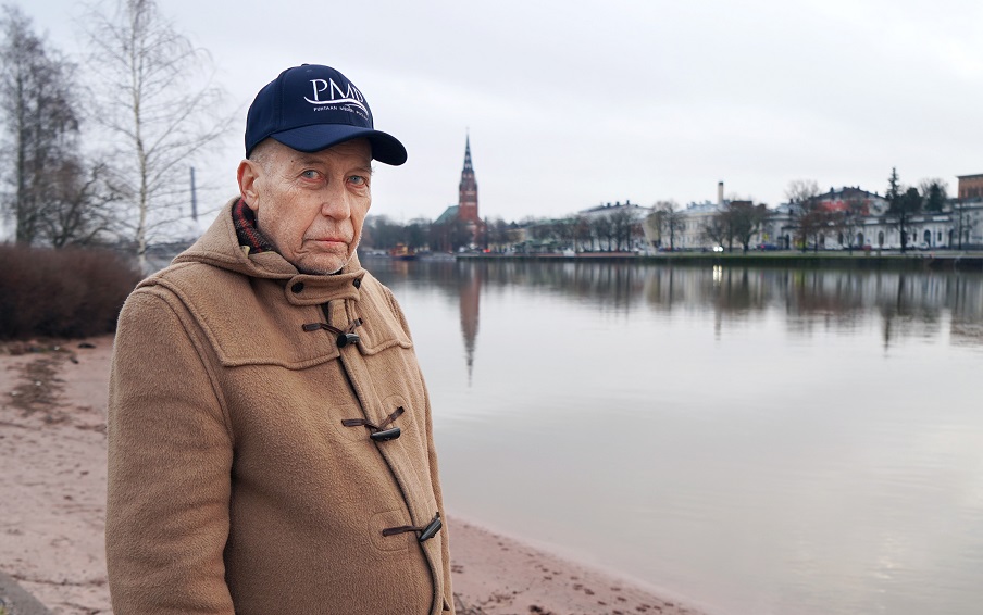 Festivaalimiehestä ympäristöaktivistiksi muuttunut "Mr. Jazz", Jyrki Kangas luotsaa Porissa Puhtaan meren puolesta -kansalaisliikettä. ---Yle/Ghadi Boustani