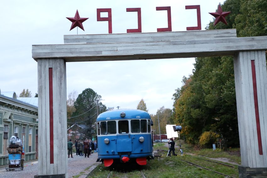 Kotimaisen vakoilujännärin kuvaukset alkoivat – Porvoon asema muuttui  ”Neuvostoliiton portiksi” – kuvat – 